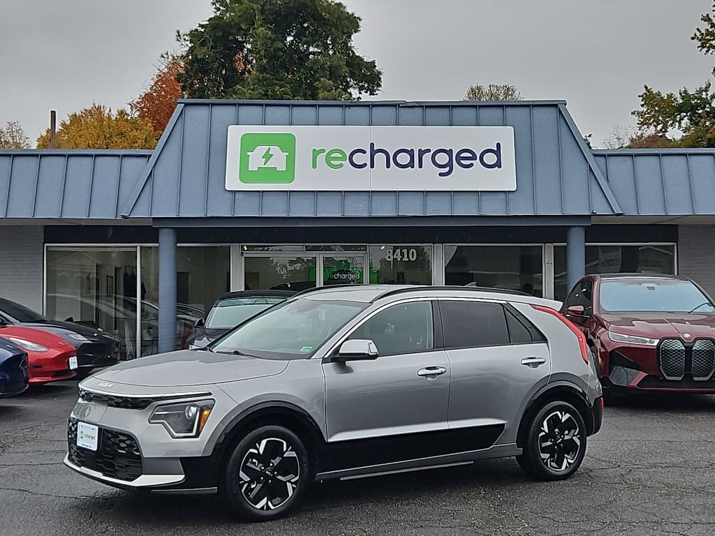 2023 Kia Niro EV view 1