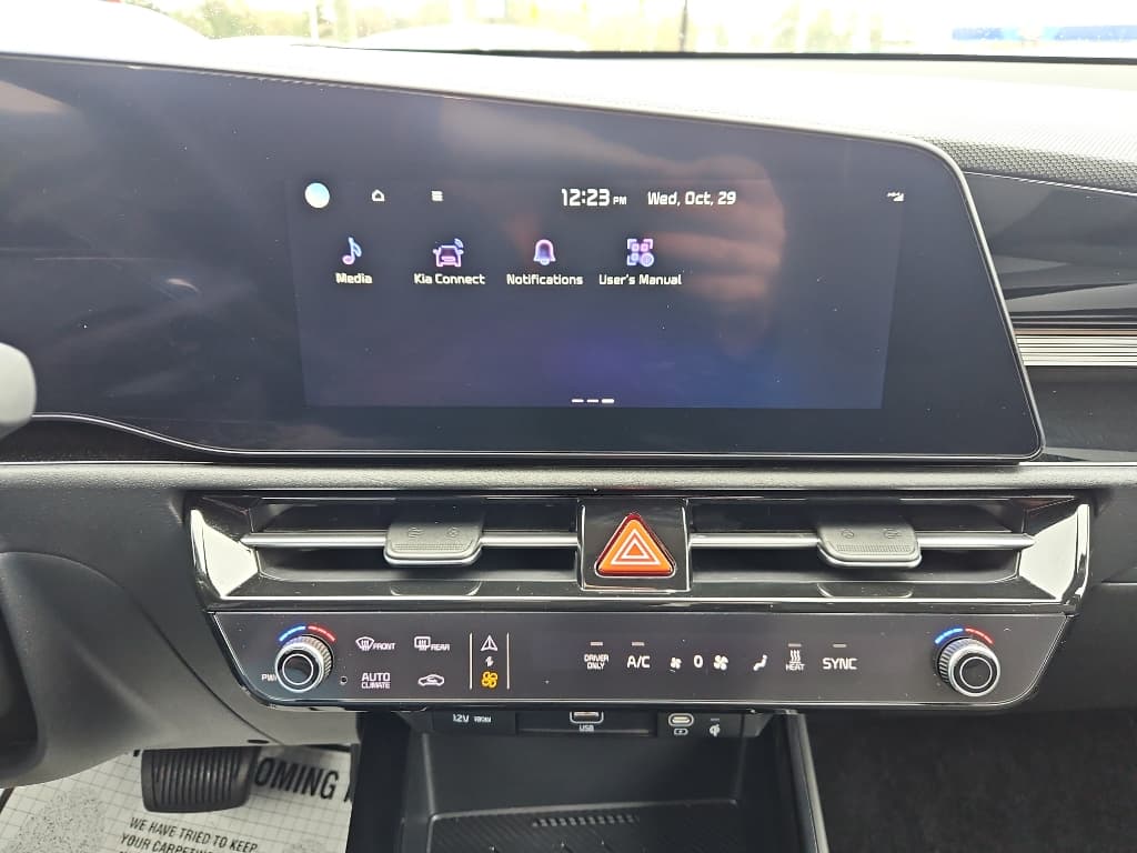 2023 Kia Niro EV view 13