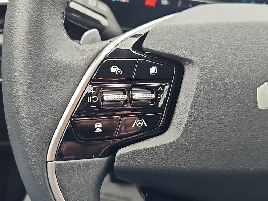 2023 Kia Niro EV view 9