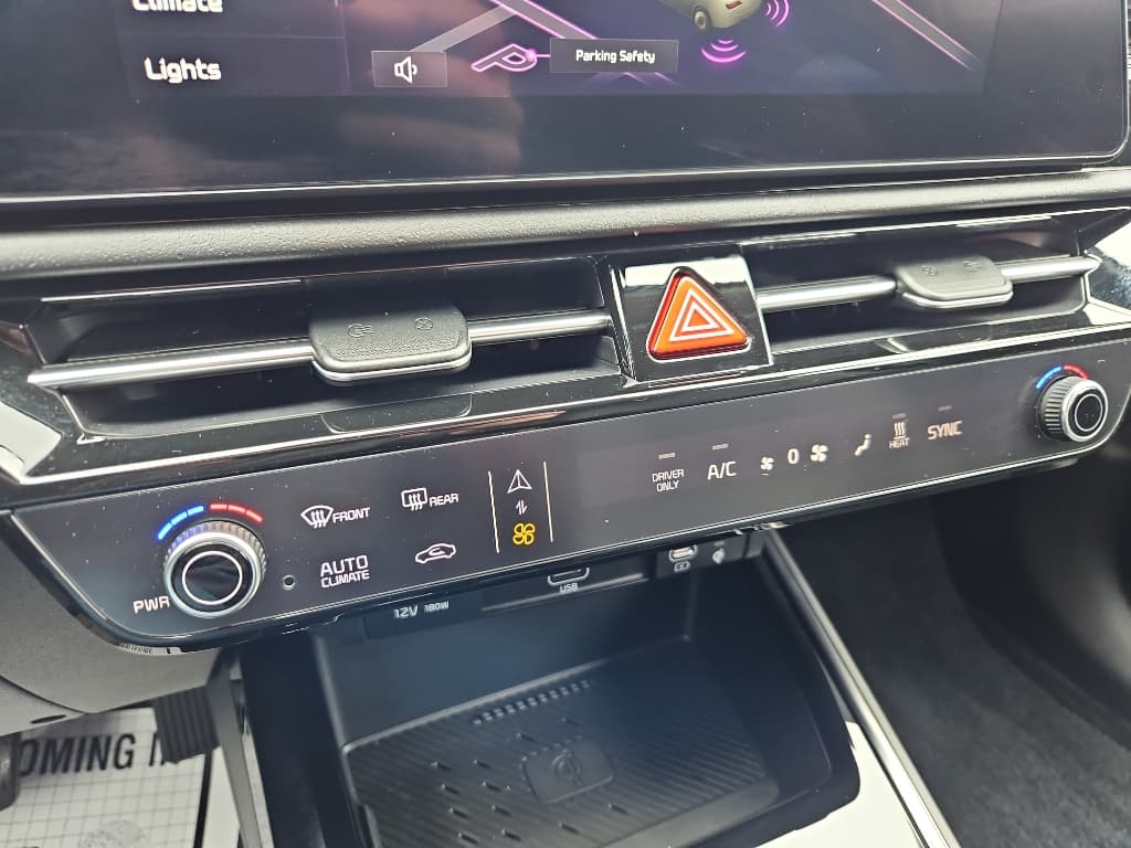 2023 Kia Niro EV view 17