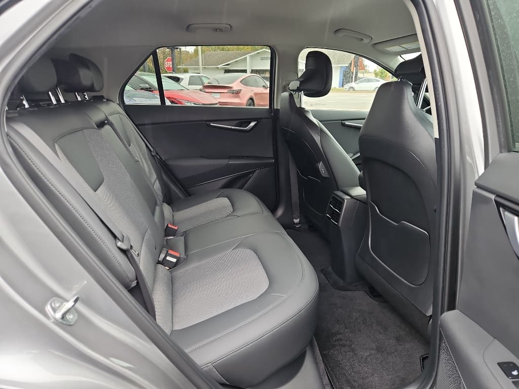 2023 Kia Niro EV view 24
