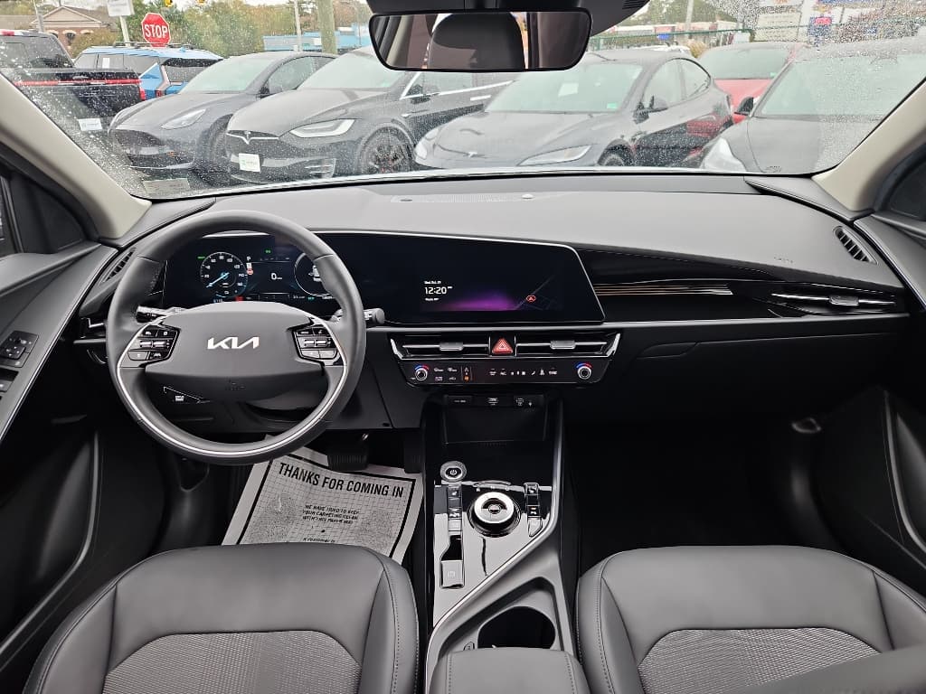2023 Kia Niro EV view 18