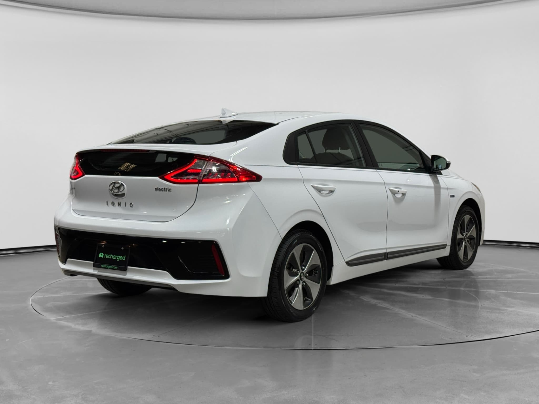 2019 Hyundai IONIQ Electric view 3