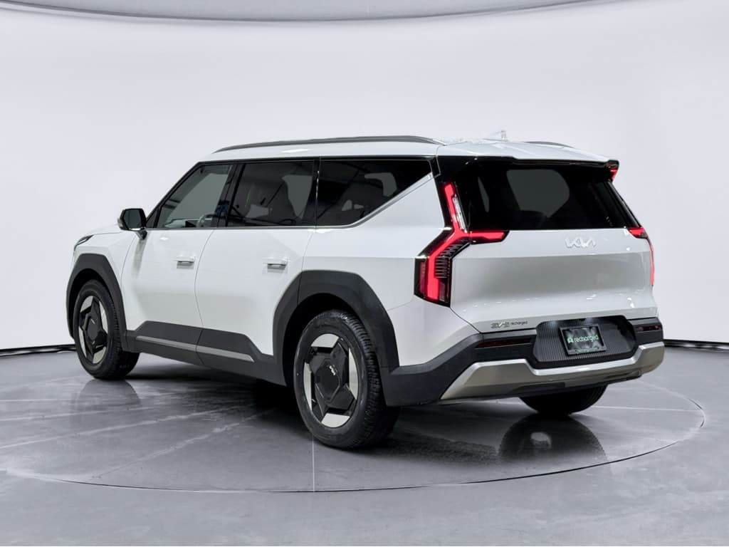 2024 Kia EV9 view 2