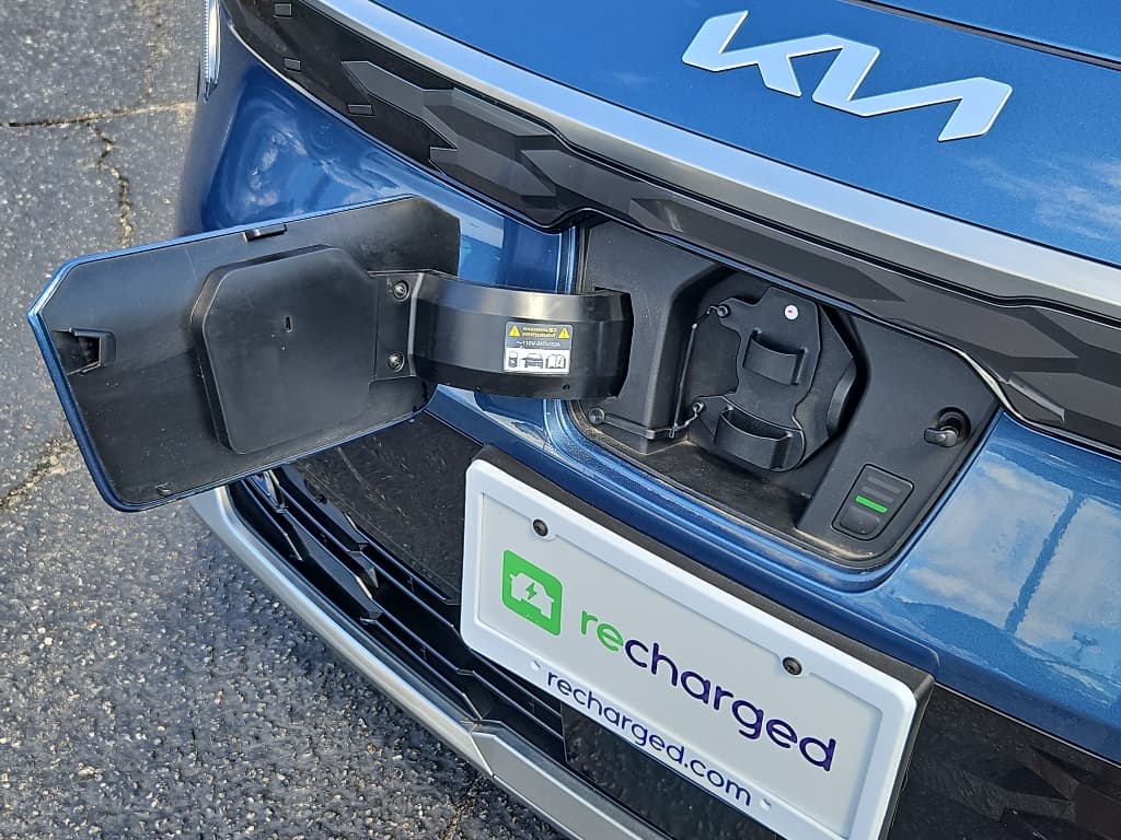 2023 Kia Niro EV view 5