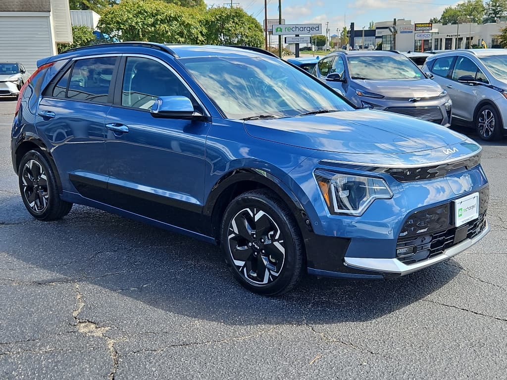 2023 Kia Niro EV view 4