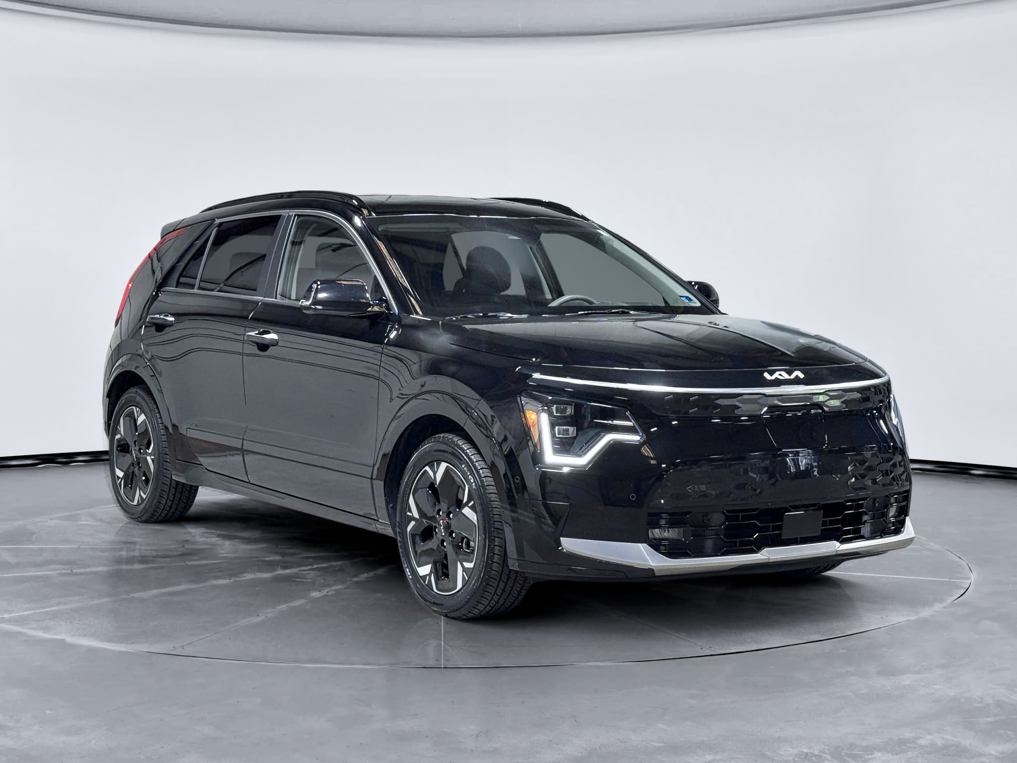 2023 Kia Niro EV view 4