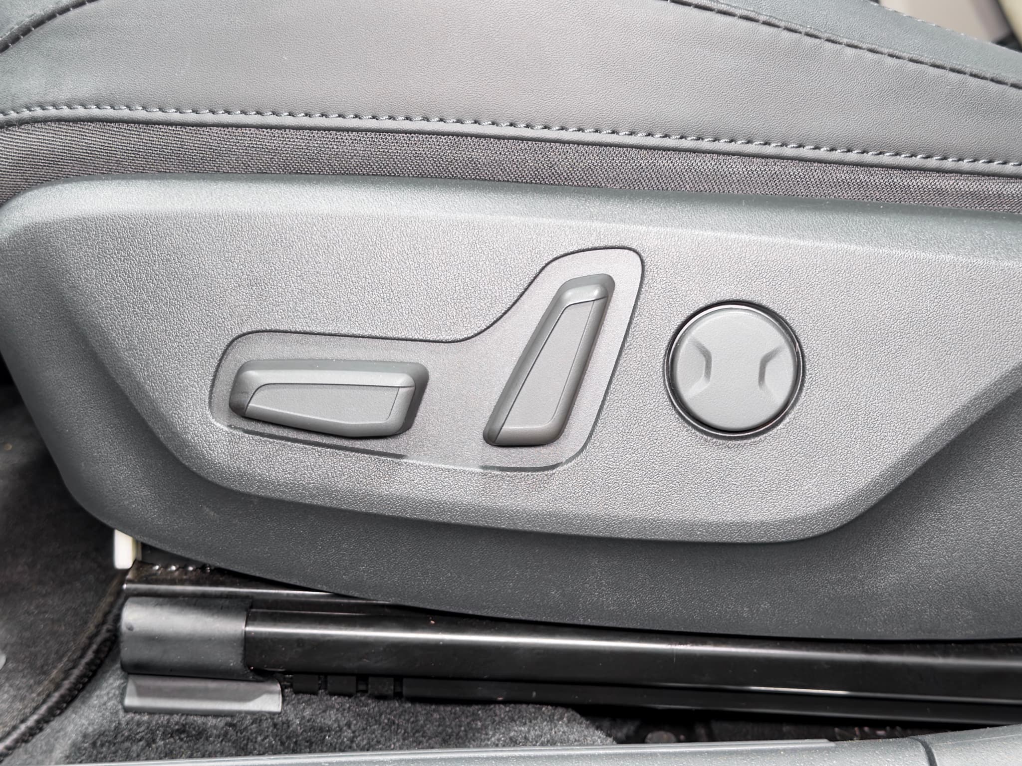 2023 Kia Niro EV view 6