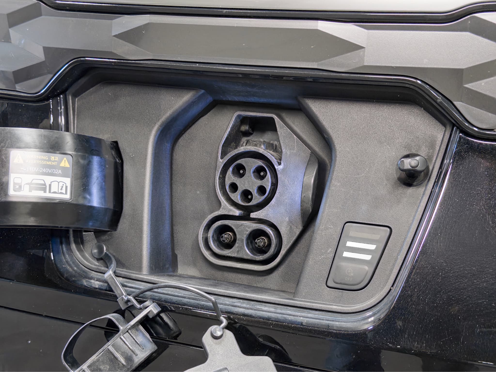 2023 Kia Niro EV view 5