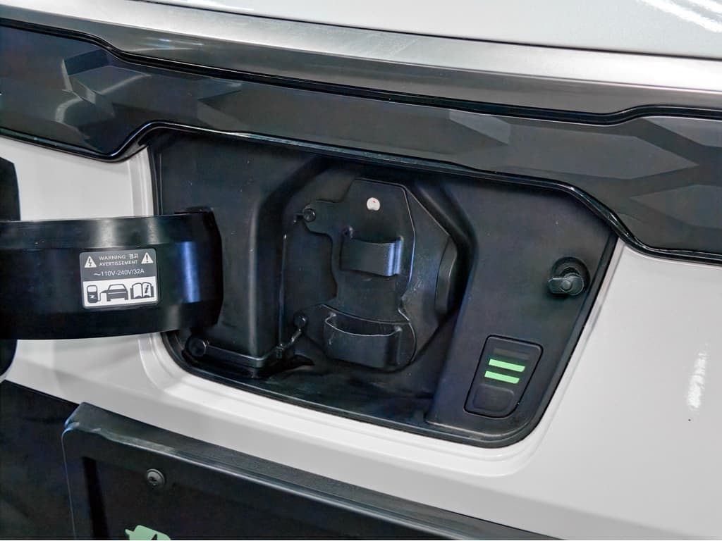 2023 Kia Niro EV view 5