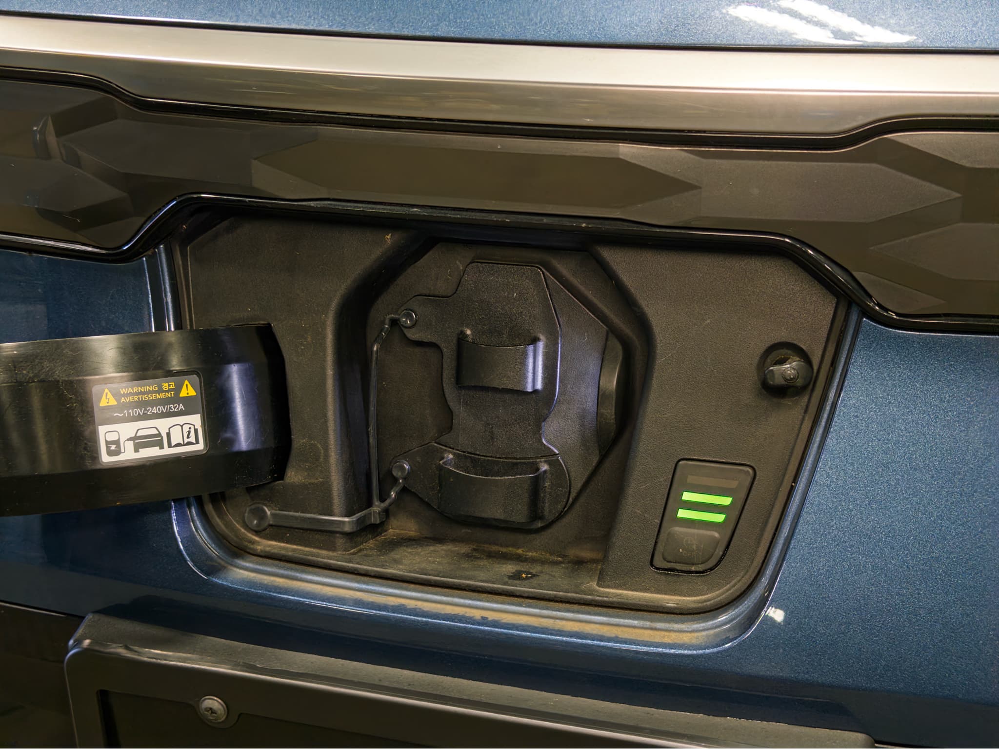 2023 Kia Niro EV view 5