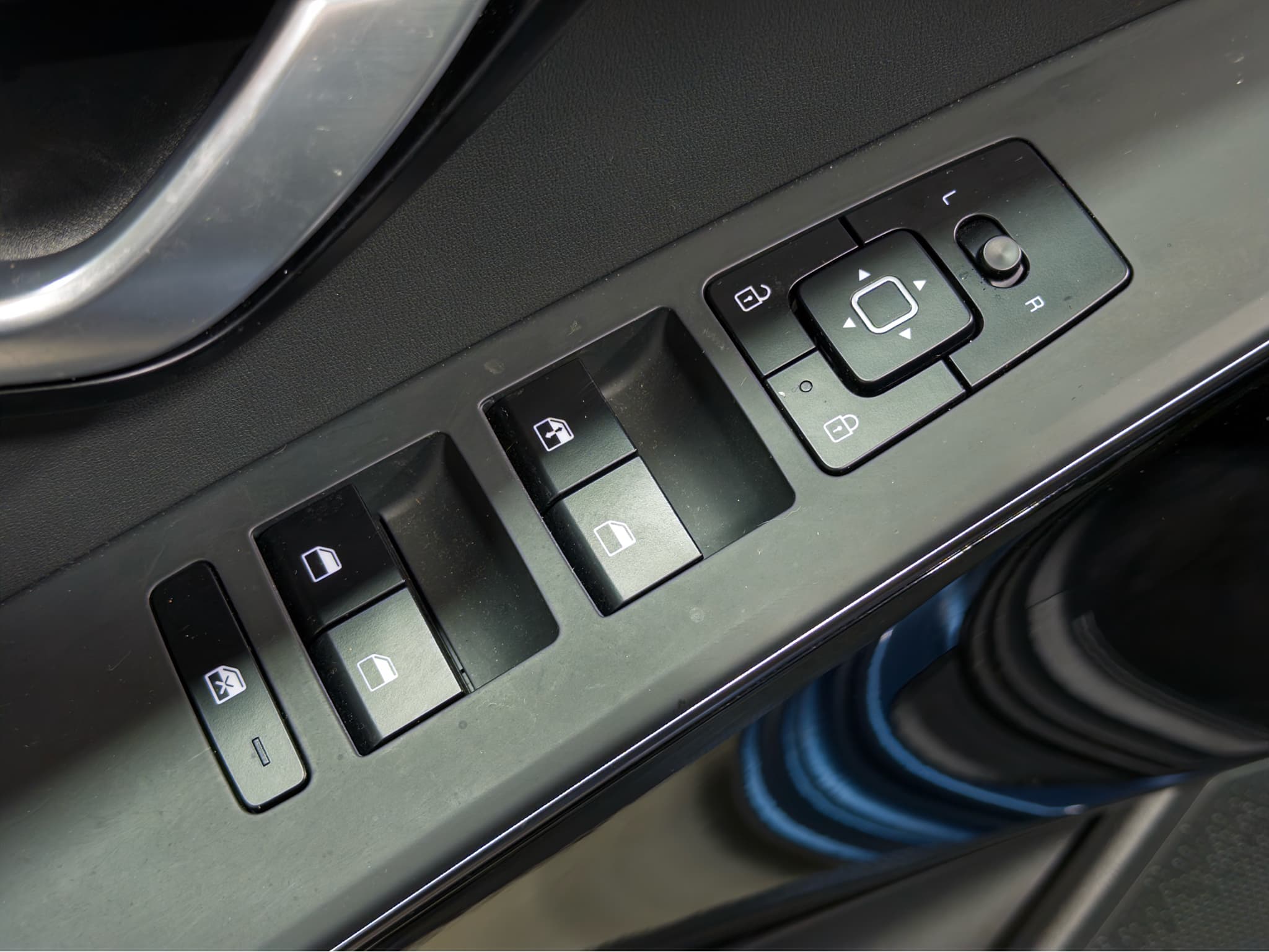 2023 Kia Niro EV view 7