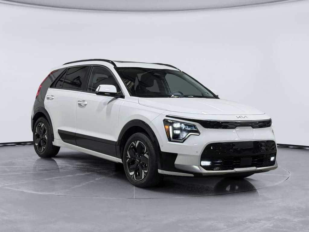 2023 Kia Niro EV view 4