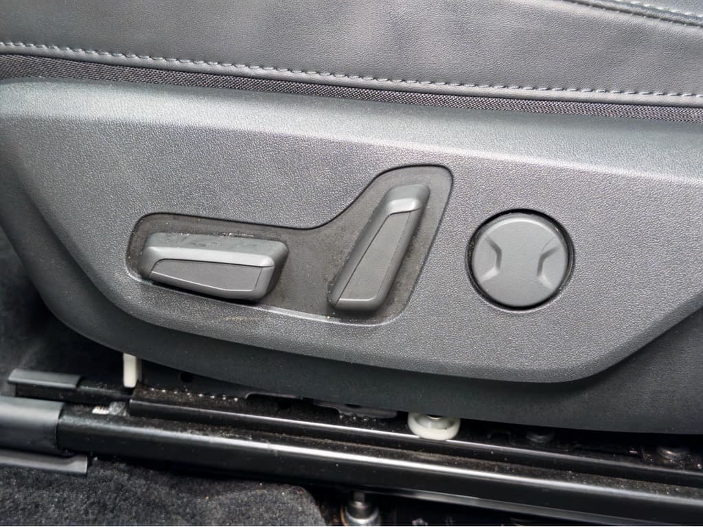 2023 Kia Niro EV view 6