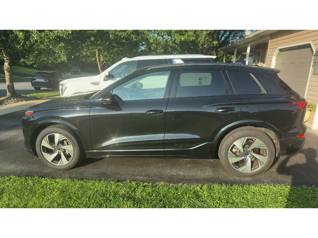 2025 Audi Q6 e-tron view 2