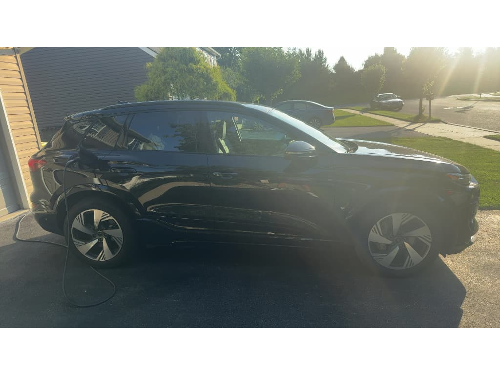 2025 Audi Q6 e-tron view 3