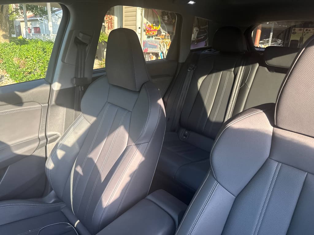 2025 Audi Q6 e-tron view 6