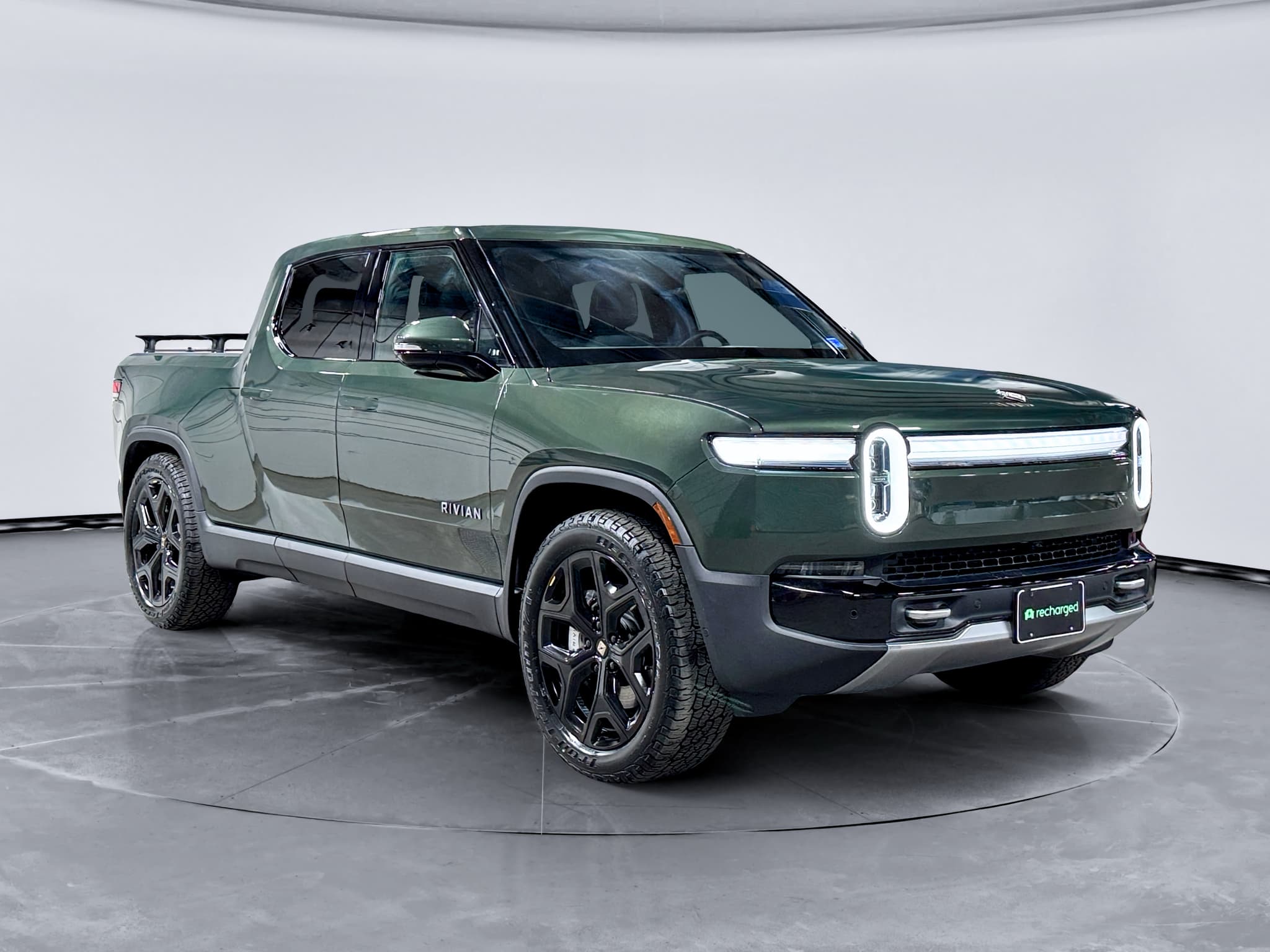 2025 Rivian R1T view 4