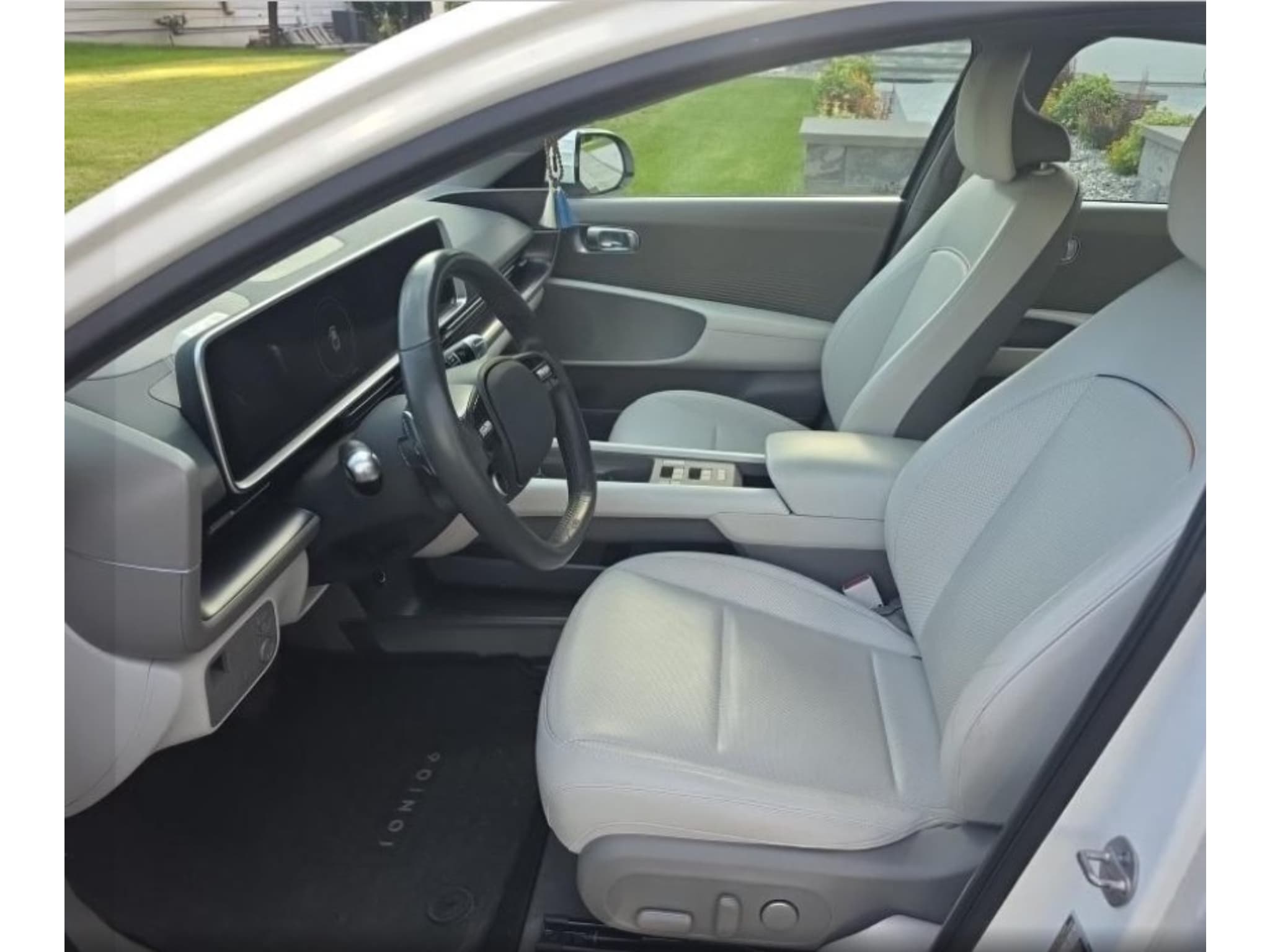 2023 Hyundai IONIQ 6 view 5