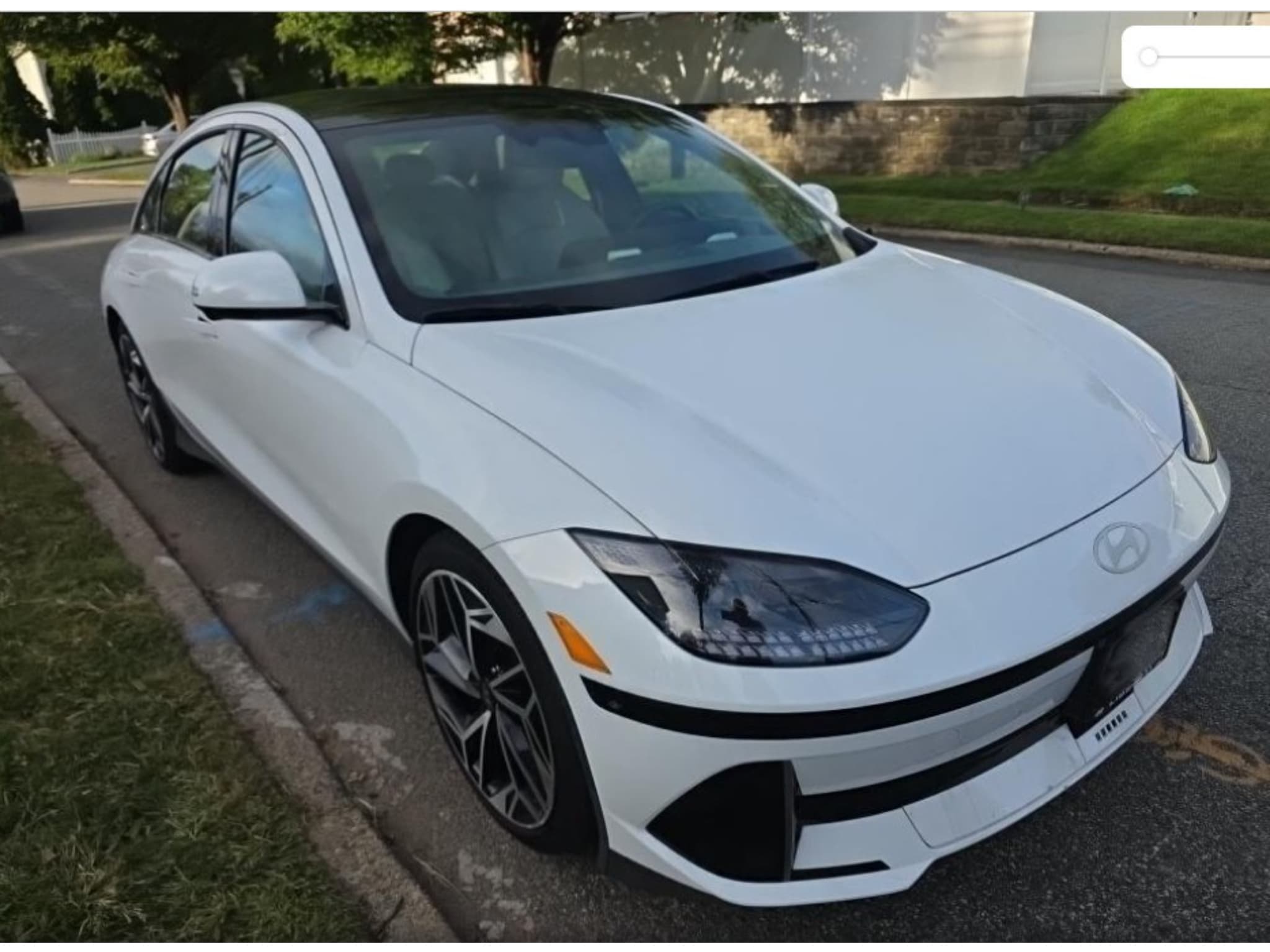 2023 Hyundai IONIQ 6 view 4
