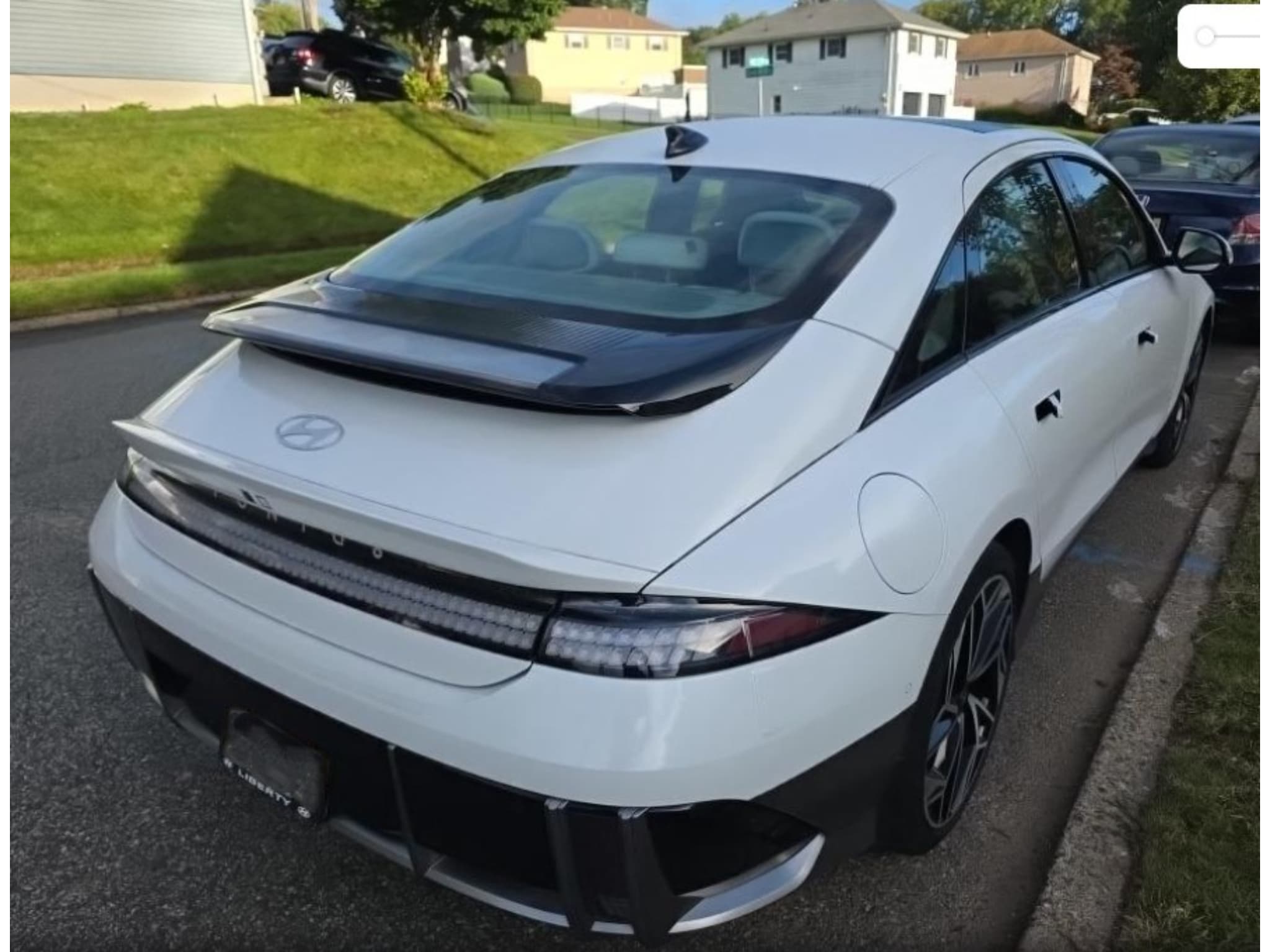 2023 Hyundai IONIQ 6 view 3