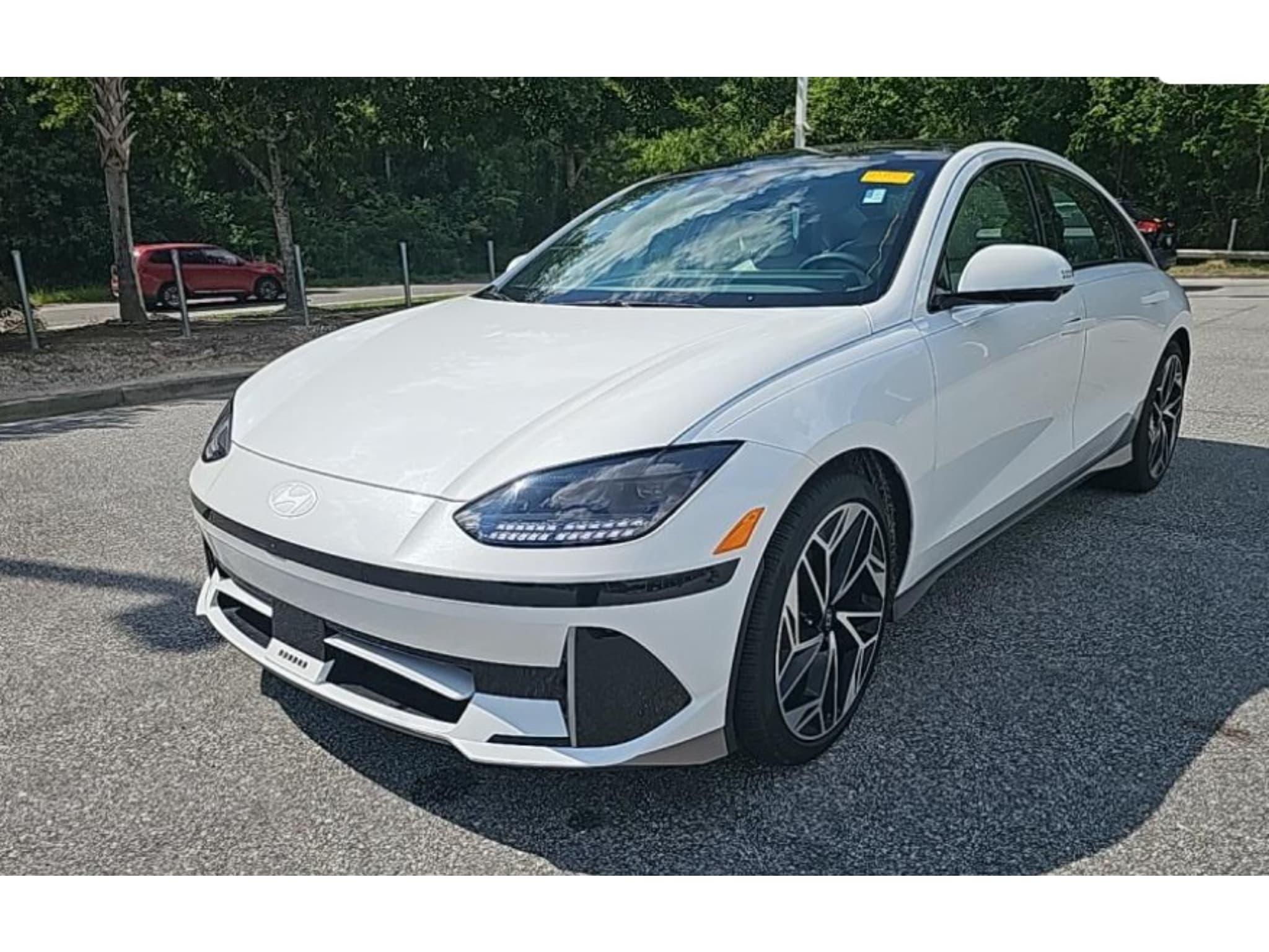 2023 Hyundai IONIQ 6 view 2