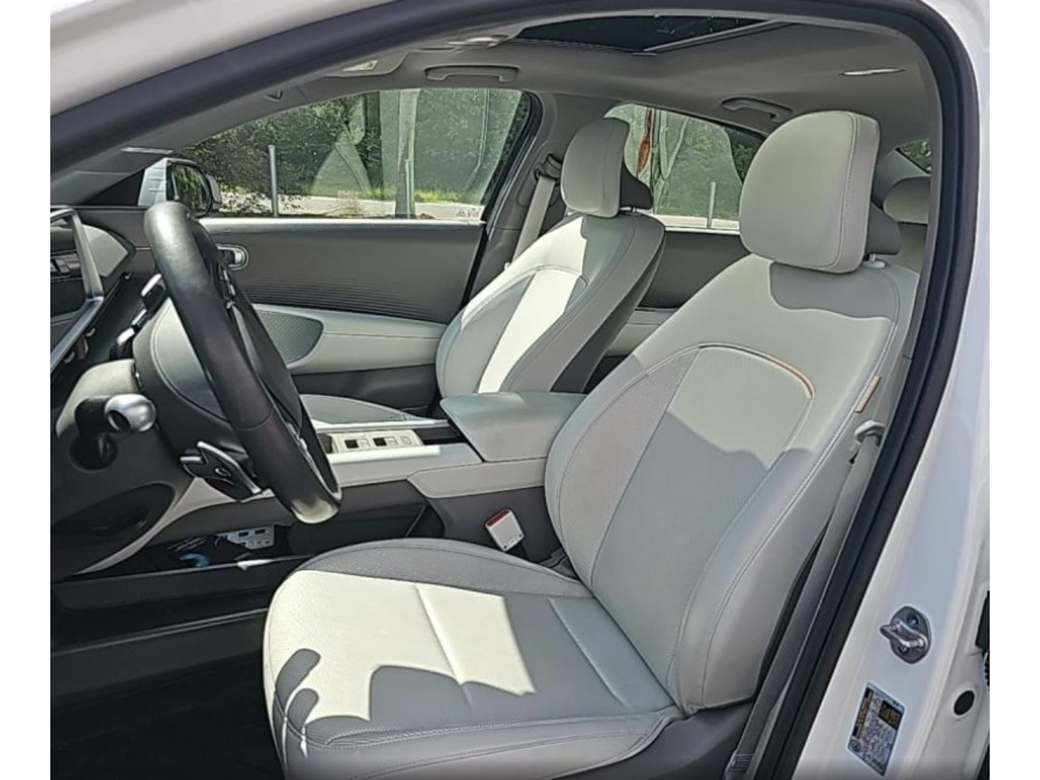 2023 Hyundai IONIQ 6 view 5
