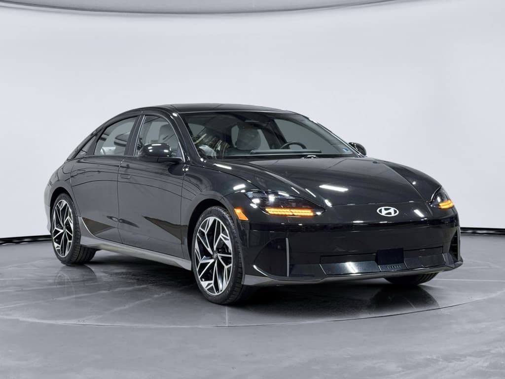 2023 Hyundai IONIQ 6 view 4