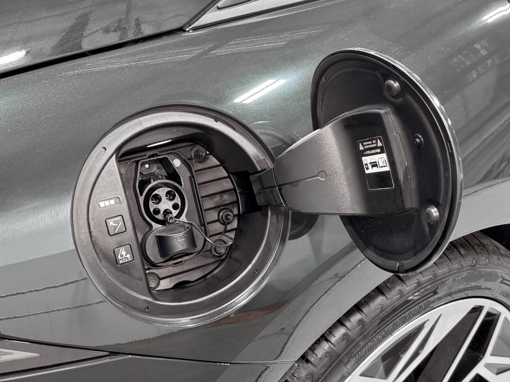 2023 Hyundai IONIQ 6 view 5