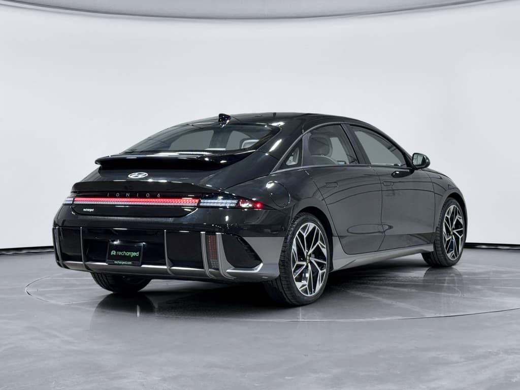 2023 Hyundai IONIQ 6 view 3