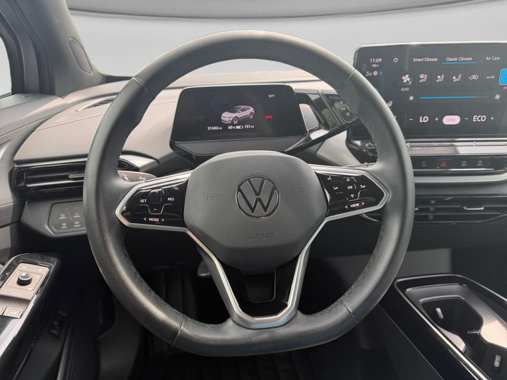 2023 Volkswagen ID.4 view 5