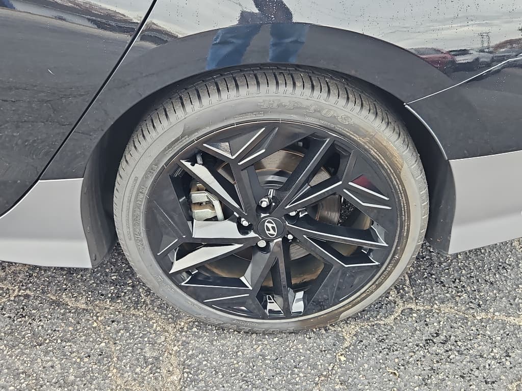 2023 Hyundai IONIQ 6 view 32