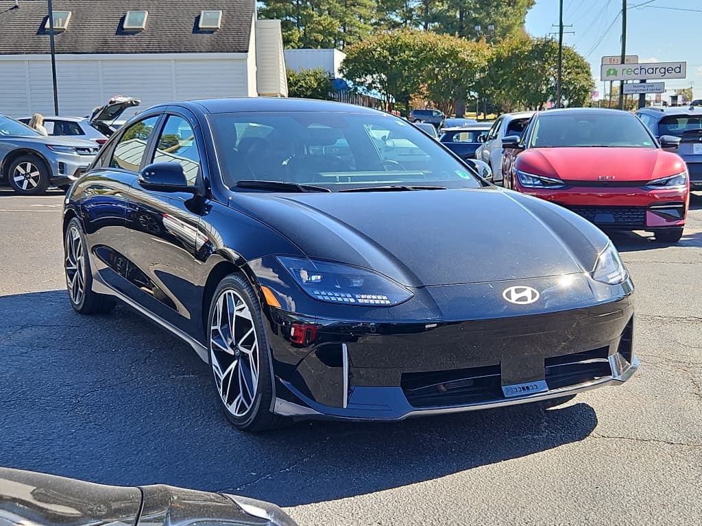 2023 Hyundai IONIQ 6 view 4