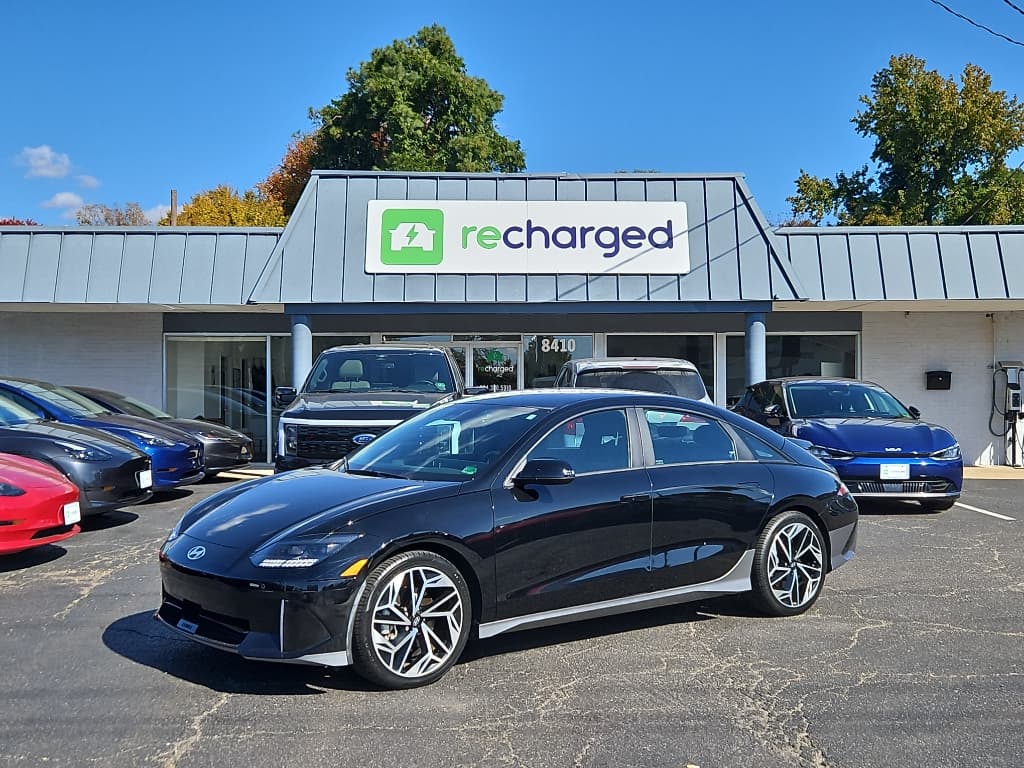 2023 Hyundai IONIQ 6 view 1