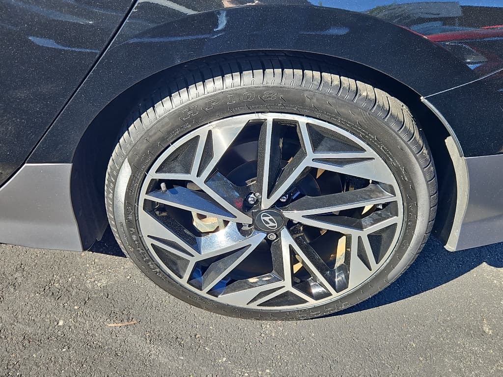 2023 Hyundai IONIQ 6 view 32