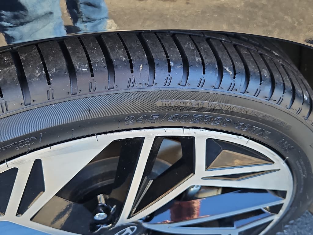 2023 Hyundai IONIQ 6 view 35