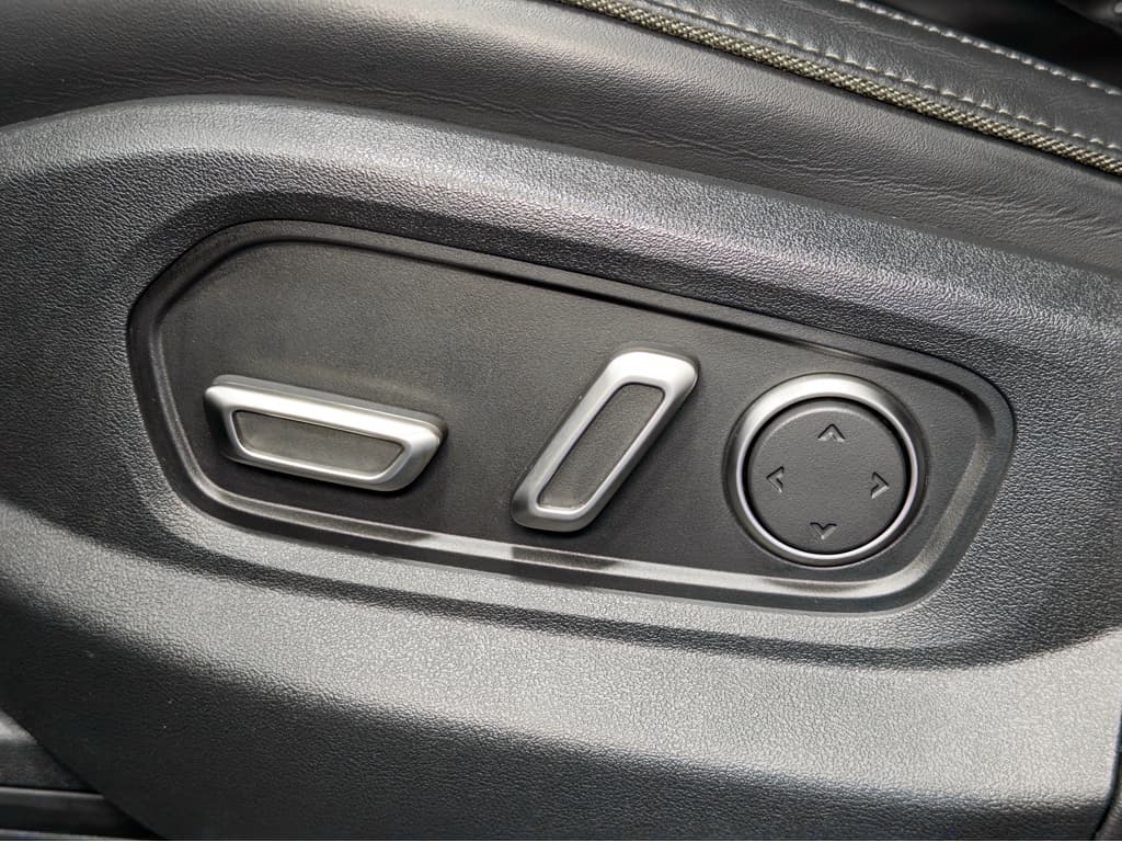2025 Rivian R1T view 7