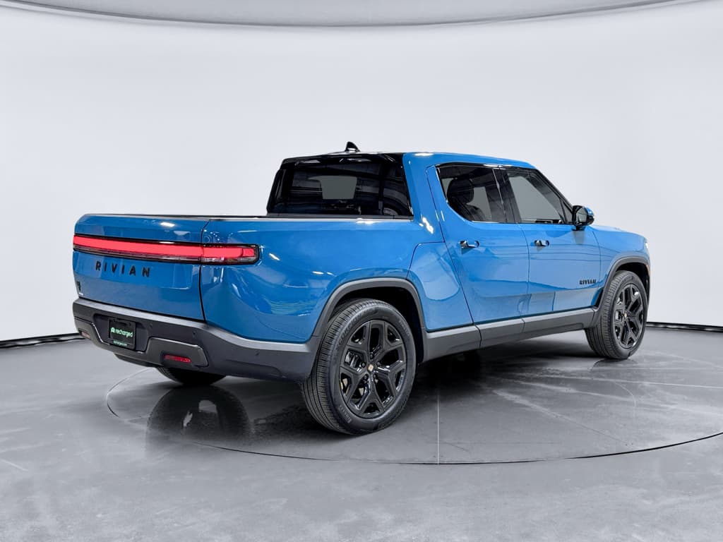 2025 Rivian R1T view 3