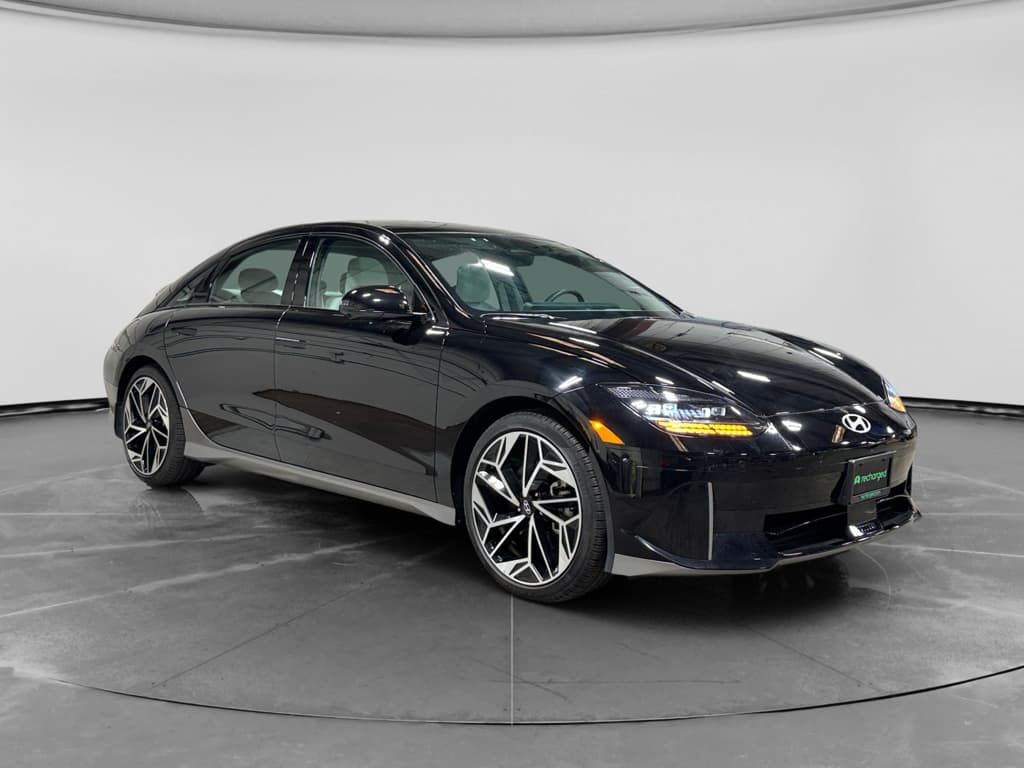 2023 Hyundai IONIQ 6 view 4