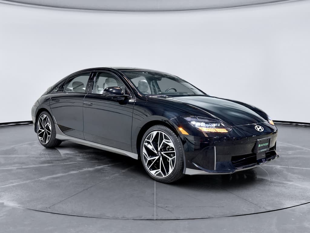 2023 Hyundai IONIQ 6 view 4
