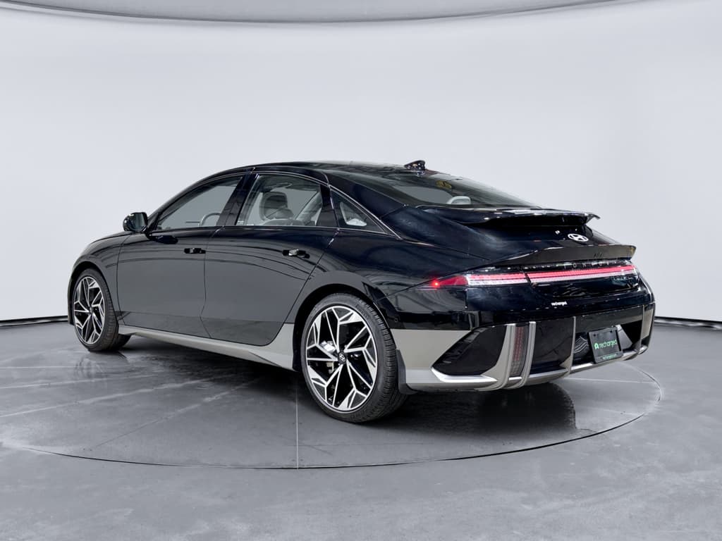 2023 Hyundai IONIQ 6 view 2
