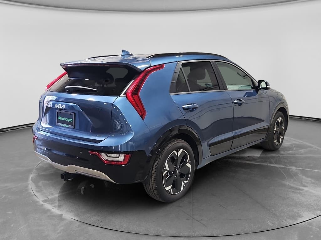2023 Kia Niro EV view 3