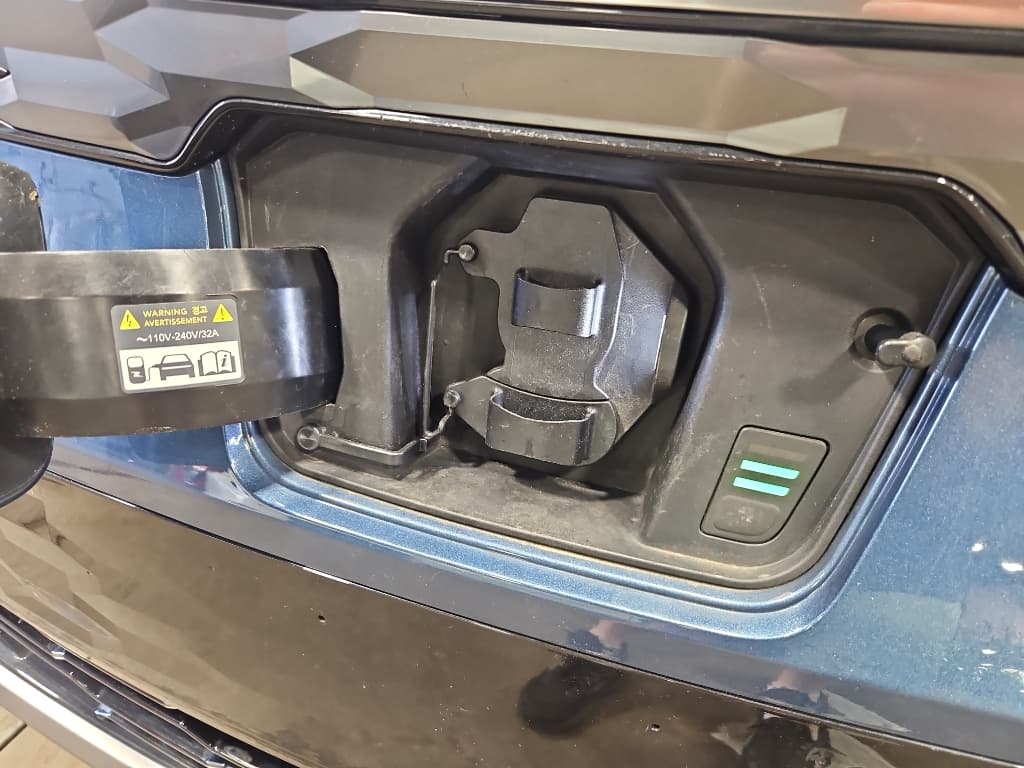 2023 Kia Niro EV view 5