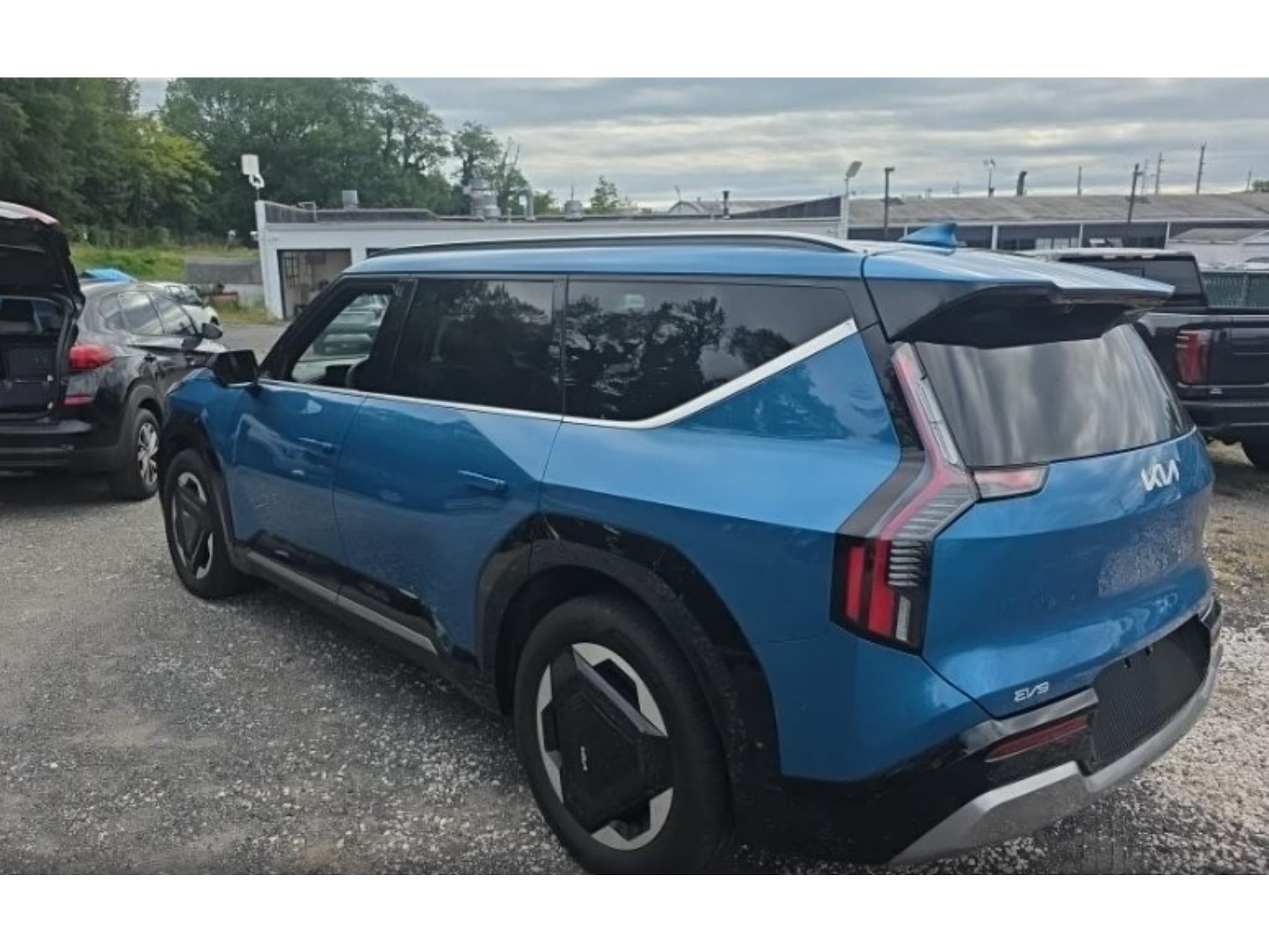 2024 Kia EV9 view 3