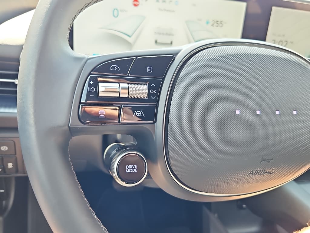 2023 Hyundai IONIQ 6 view 9
