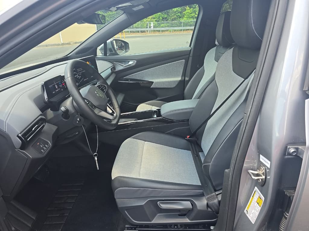 2023 Volkswagen ID.4 view 5