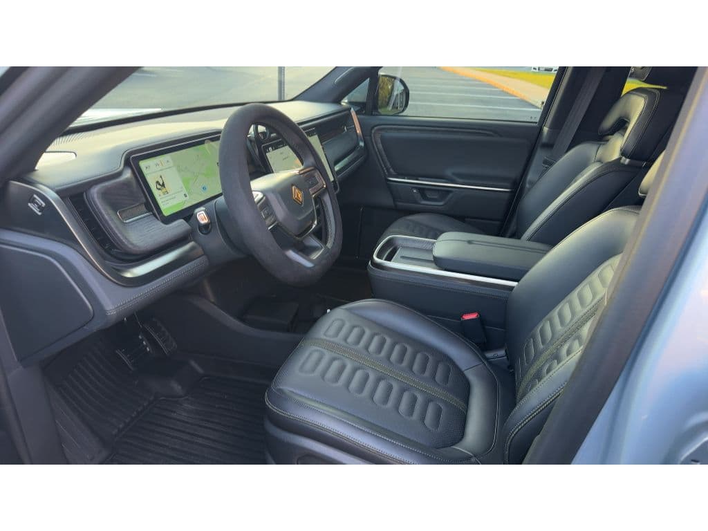 2026 Rivian R1T view 5