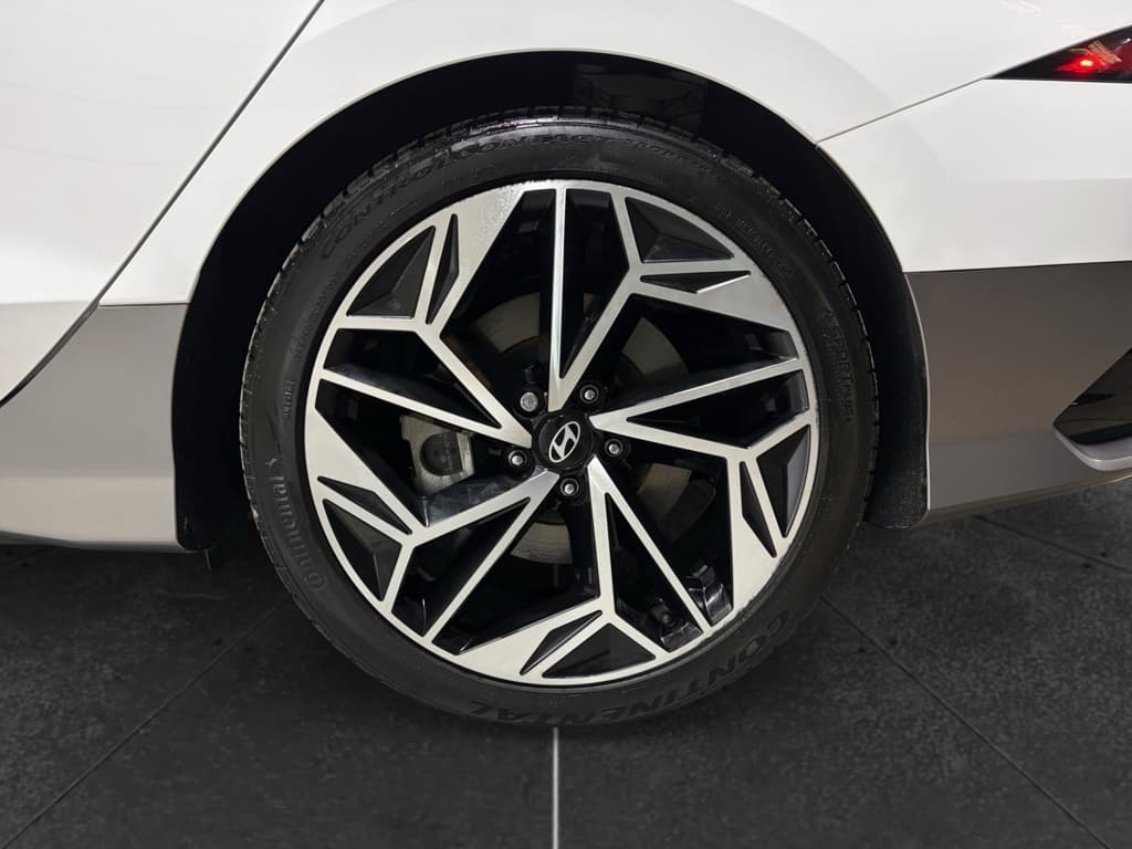 2023 Hyundai IONIQ 6 view 31