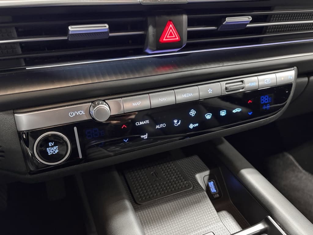 2023 Hyundai IONIQ 6 view 13