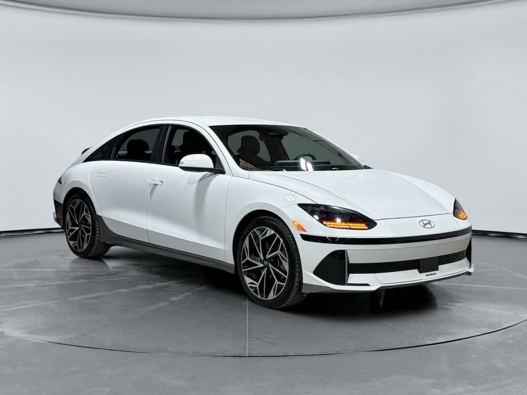 2023 Hyundai IONIQ 6 view 4